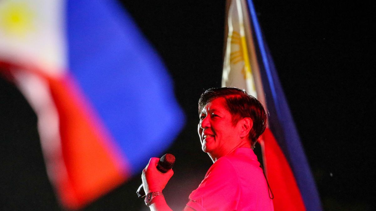 Přepisují se tu dějiny. Filipíny povede syn svrženého diktátora